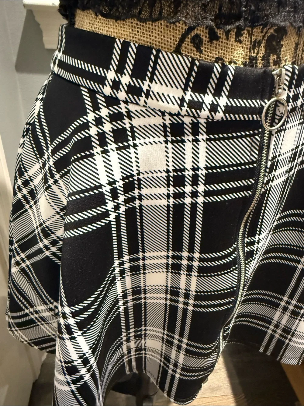 Hot Topic Black and White Plaid Skater Skirt with Front Ring Zip - Picture 4 of 5